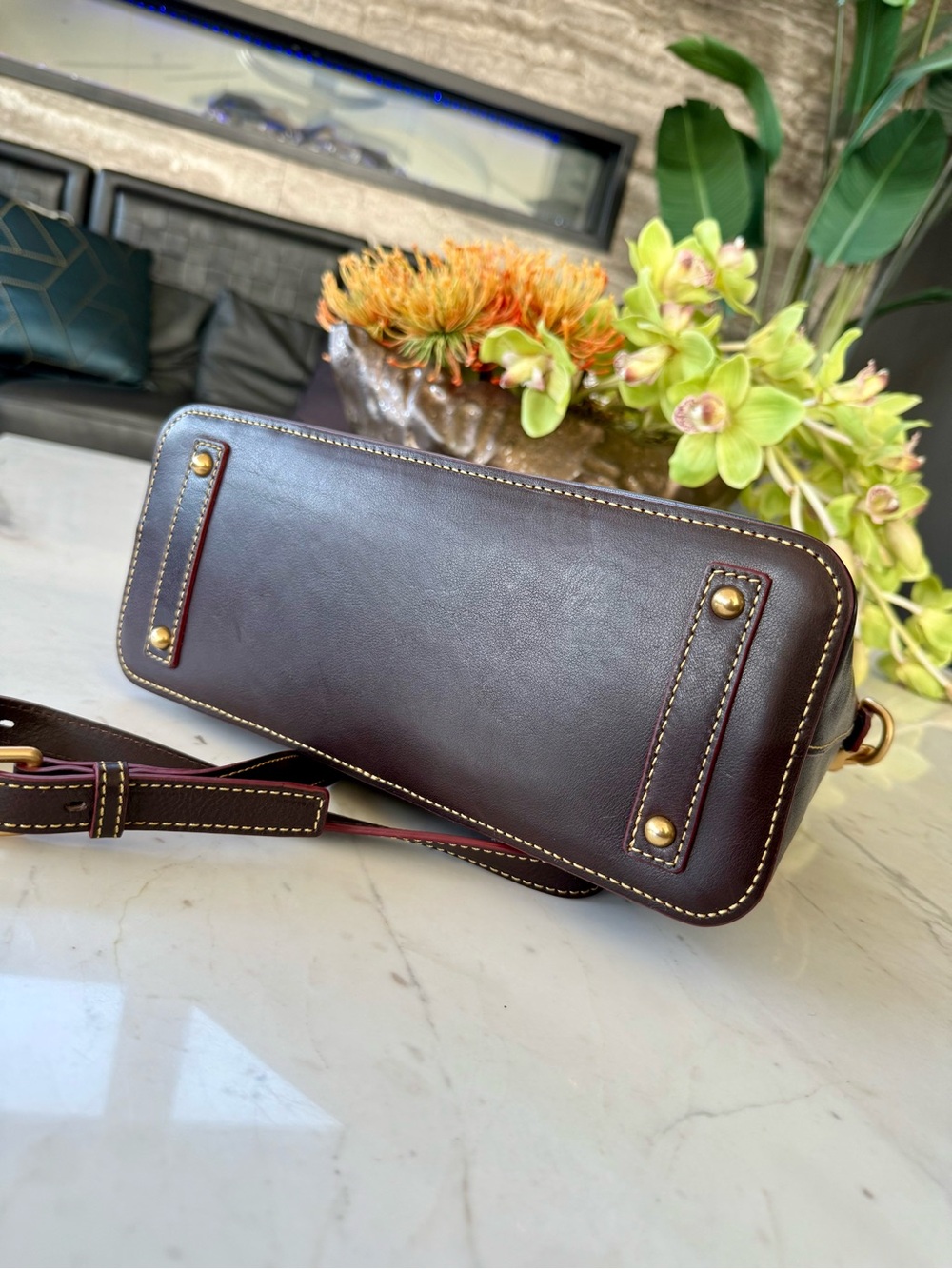 New Dooney & Bourke Florentine Domed Satchel Italian Vacchetta Leather - Picture 13 of 16